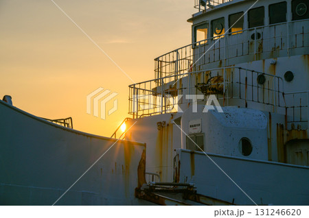 【道の駅・マリンドリーム能生】朝日と越山丸【糸魚川市】 131246620