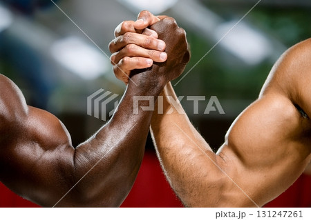 アームレスリング 131247261