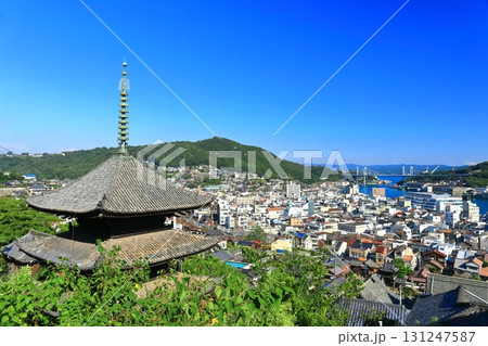 【広島県】天寧寺(三重塔)と尾道の町並み 【広島県】天寧寺(三重塔)と尾道の町並み 131247587