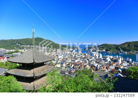 【広島県】天寧寺（三重塔）と尾道の町並み 131247589