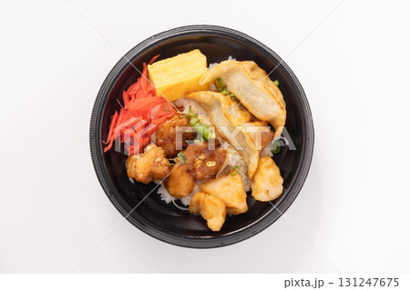 揚げ餃子 唐揚げ 弁当 揚げ餃子 唐揚げ 弁当 131247675