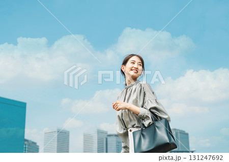 若いキャリアウーマンのポートレート 若いキャリアウーマンのポートレート 131247692