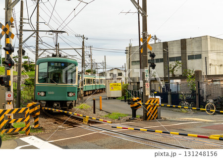 路面電車の走る路面区間 131248156