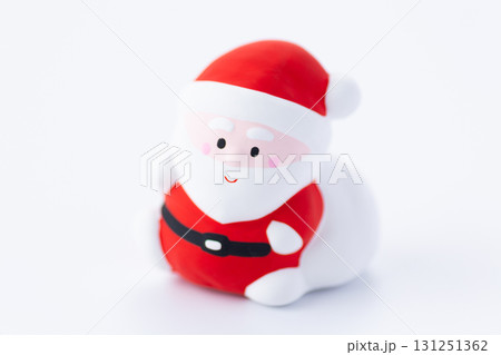 白バックのサンタクロース 131251362
