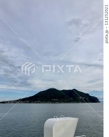 津軽海峡フェリーから見た函館山 津軽海峡フェリーから見た函館山 131252021