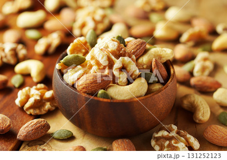 ミックスナッツ 131252123