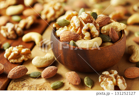 ミックスナッツ 131252127