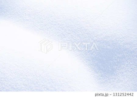 デコボコした雪模様 131252442