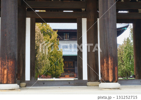 京都　冬の東福寺　三門（京都市東山区） 131252715