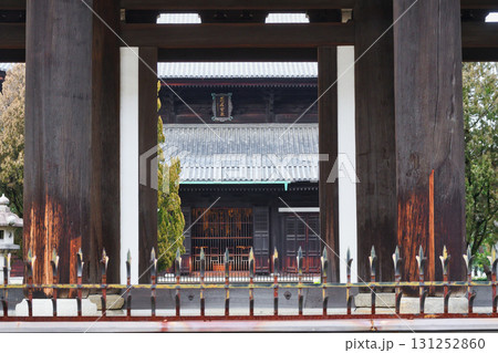 京都　冬の東福寺　三門（京都市東山区） 131252860