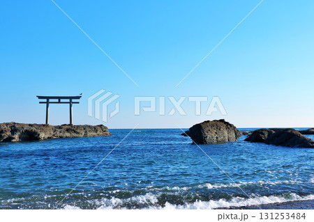 茨城県 青空と海の大洗磯前神社 茨城県 青空と海の大洗磯前神社 131253484