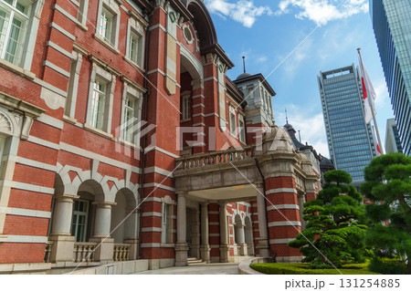 レンガ造りの東京駅丸の内駅舎 131254885