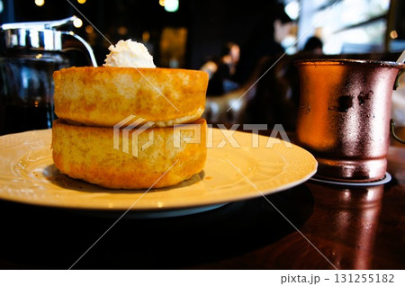 厚めなパンケーキ 厚めなパンケーキ 131255182