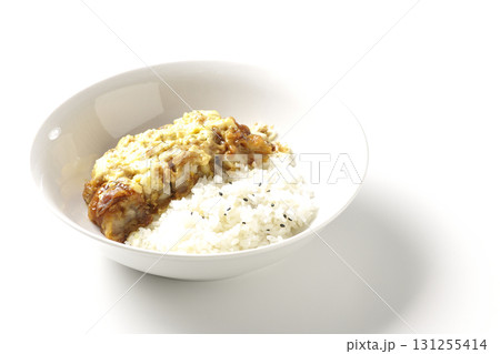 チキン南蛮丼を白背景で撮影 チキン南蛮丼を白背景で撮影 131255414