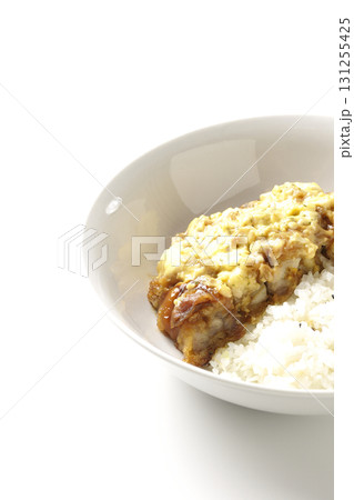 チキン南蛮丼を白背景で撮影 131255425