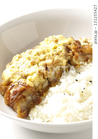 チキン南蛮丼を白背景で撮影 チキン南蛮丼を白背景で撮影 131255427