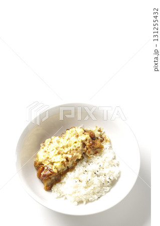 チキン南蛮丼を白背景で撮影 131255432