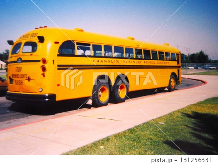 スクールバス（小学校用） 131256331