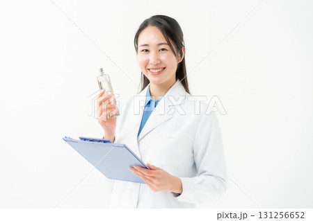 ビジネス 白衣の女性 研究員 ビジネス 白衣の女性 研究員 131256652