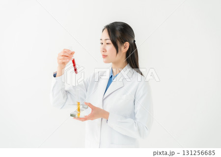 ビジネス 白衣の女性 研究員 ビジネス 白衣の女性 研究員 131256685