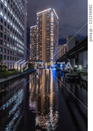 《東京都》タワーマンションの夜景・港区芝浦ベイエリア 《東京都》タワーマンションの夜景・港区芝浦ベイエリア 131256982