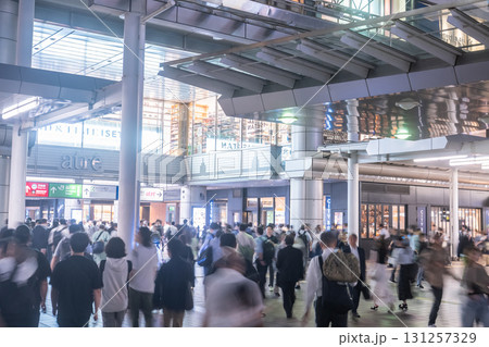 《東京都》品川駅・都市夜景 《東京都》品川駅・都市夜景 131257329