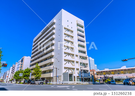 日本の横浜都市景観9月26日。桜木町駅や健康福祉総合センター、新横浜通り、花咲町二丁目交差点など… 日本の横浜都市景観9月26日。桜木町駅や健康福祉総合センター、新横浜通り、花咲町二丁目交差点など… 131260238
