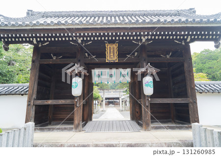 多田神社の南大門(兵庫県川西市) 多田神社の南大門(兵庫県川西市) 131260985