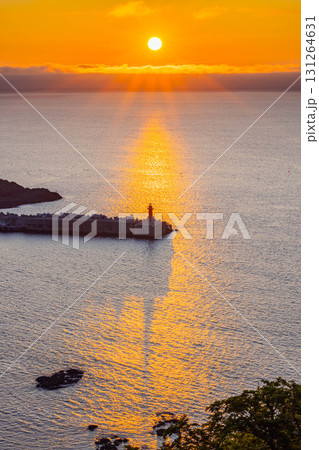 ウトロ漁港の夕日 ウトロ漁港の夕日 131264631