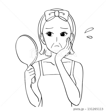 ほうれい線が気になり鏡を見る女性の白黒イラスト 131265113