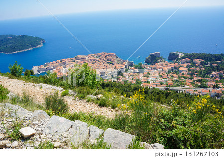 ドブロブニクのスルジ山から眺める美しい街並み ドブロブニクのスルジ山から眺める美しい街並み 131267103