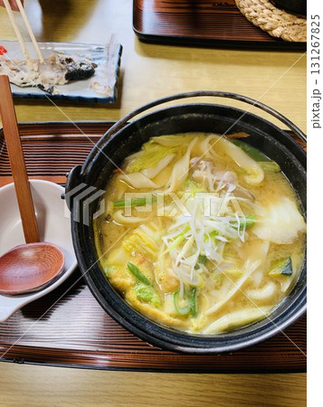湯気が立つ、熱々のほうとう 湯気が立つ、熱々のほうとう 131267825