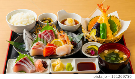 おいしいお刺身の盛り合わせ 131269750