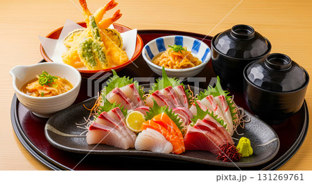 おいしいお刺身の盛り合わせ 131269761