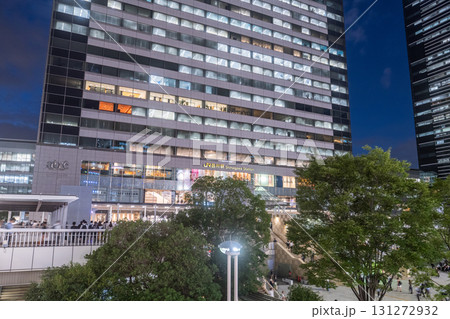 《東京都》品川駅・オフィス街の夜景 131272932
