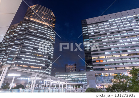 《東京都》品川駅・オフィス街の夜景 《東京都》品川駅・オフィス街の夜景 131272935