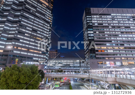 《東京都》品川駅・オフィス街の夜景 《東京都》品川駅・オフィス街の夜景 131272936