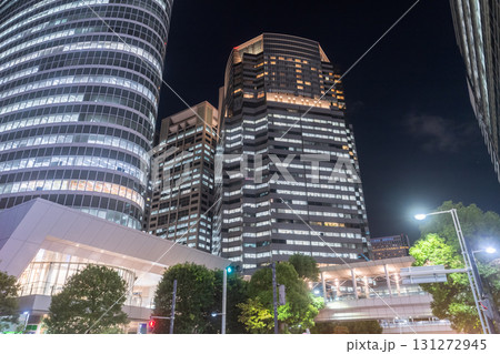 《東京都》品川駅・オフィス街の夜景 131272945