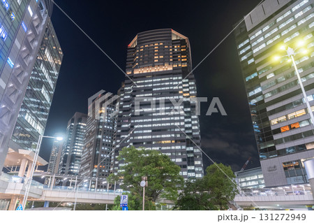 《東京都》品川駅・オフィス街の夜景 《東京都》品川駅・オフィス街の夜景 131272949