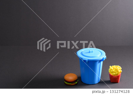 転売でハンバーガーを捨てるイメージ 131274128