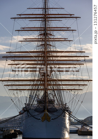 帆船・海王丸の美しいマストと索具 131276457