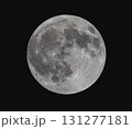 夜空に浮かぶモノクロな月 131277181