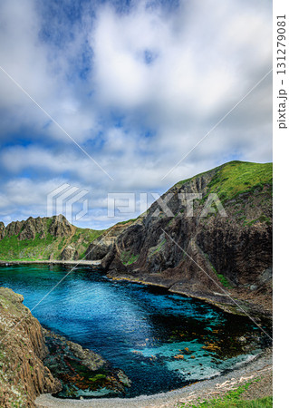 エメラルドブルーに輝く礼文島・澄海岬の絶景 エメラルドブルーに輝く礼文島・澄海岬の絶景 131279081
