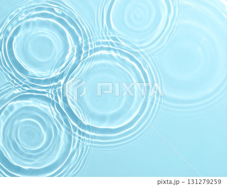 水滴のついた水滴 水滴のついた水滴 131279259