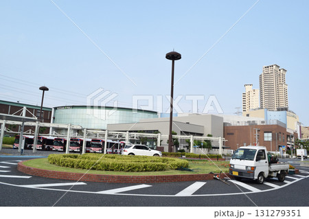 大阪府枚方市 樟葉駅前の街並み 131279351