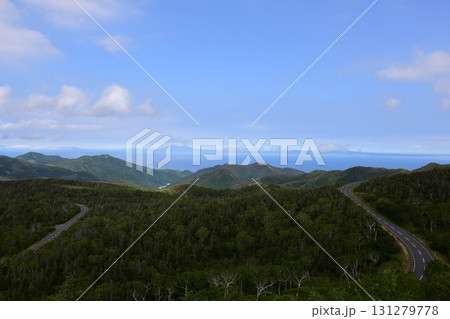知床峠から見える国後島 知床峠から見える国後島 131279778