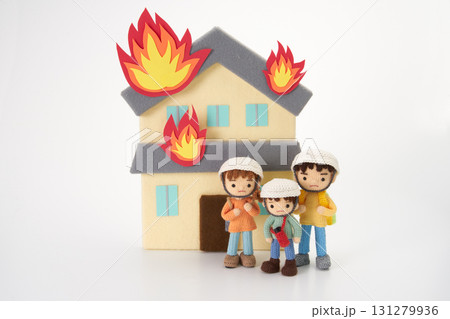 あみぐるみ人形　自然災害・避難 131279936