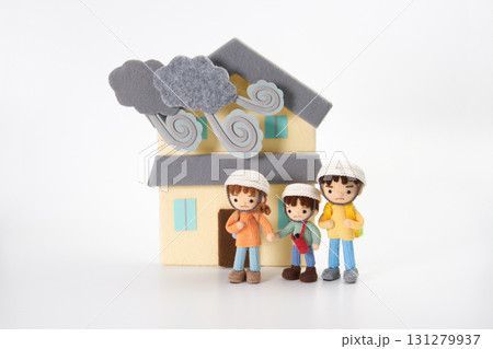 あみぐるみ人形　自然災害・避難 131279937