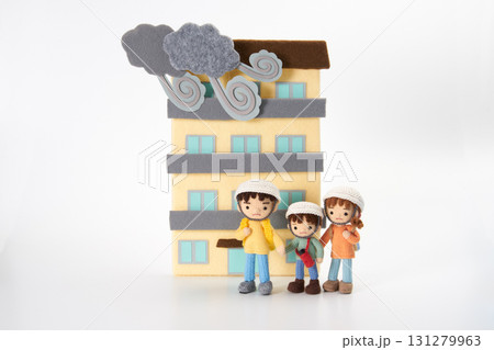 あみぐるみ人形　自然災害・避難 131279963