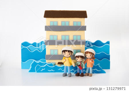 あみぐるみ人形　自然災害・避難 131279971